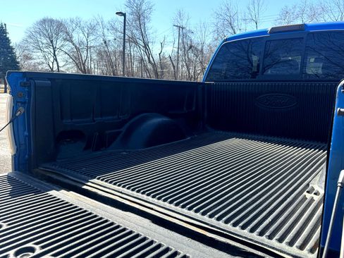 Used 2011 Ford F150 XLT w/ XLT Convenience Pkg image 16