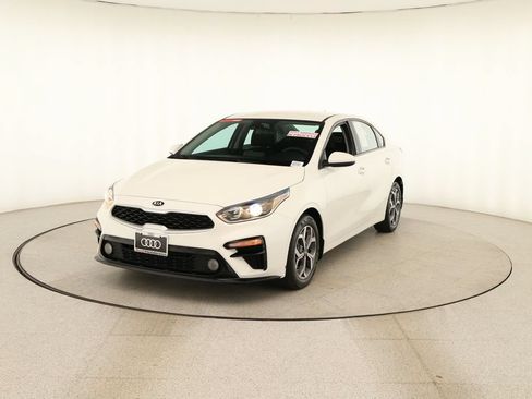 Used 2020 Kia Forte LXS FWD image 12