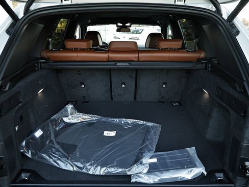 New 2026 BMW X5 xDrive40i w/ M Sport Package image 29