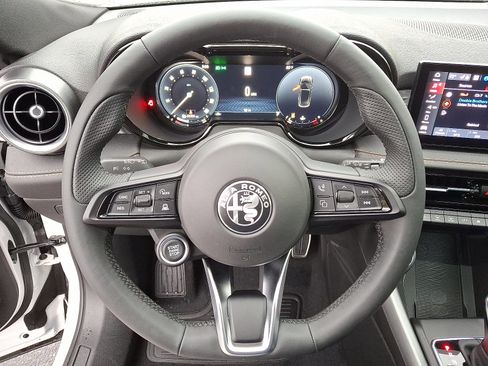 New 2025 Alfa Romeo Tonale image 15