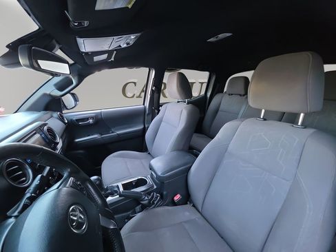 Used 2019 Toyota Tacoma TRD Off-Road RWD image 11