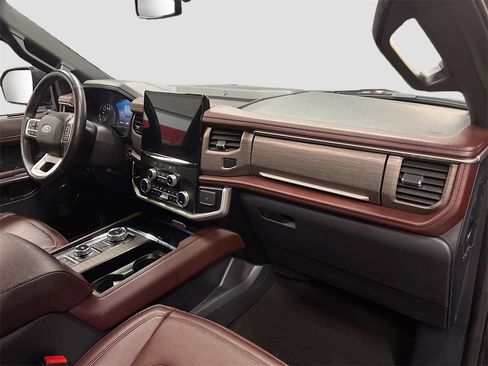 Used 2024 Ford Expedition Max Limited image 32