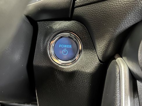 Used 2021 Toyota RAV4 XLE Premium image 41