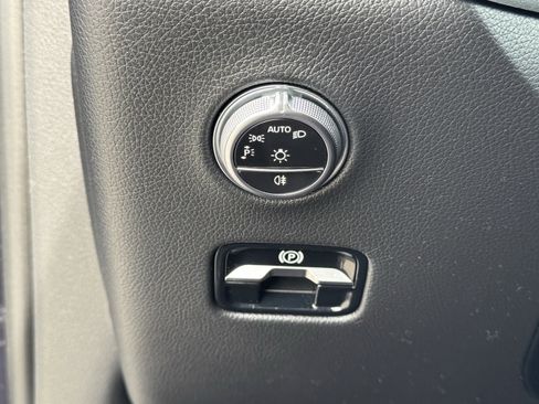 Used 2023 Mercedes-Benz GLC 300 GLC 300 image 28