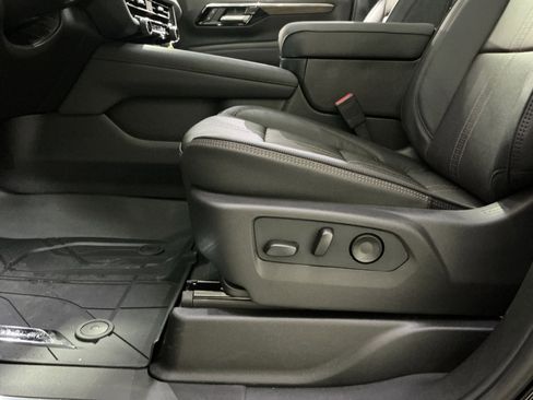 New 2026 Chevrolet Suburban High Country image 22