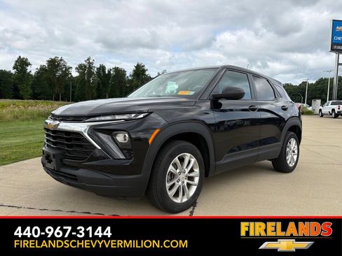 Used 2025 Chevrolet TrailBlazer LS w/ LS Convenience Package AWD/4WD image 1