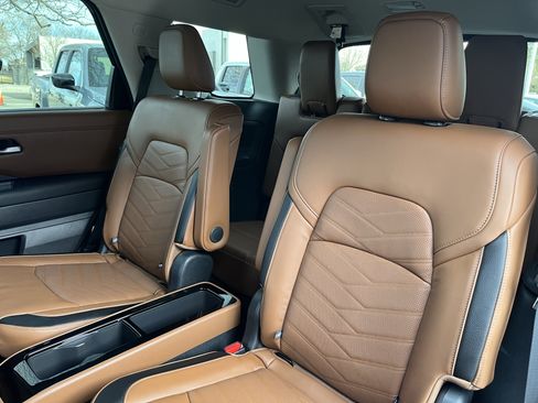 Certified 2024 Nissan Pathfinder Platinum image 29