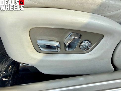 Used 2015 Rolls-Royce Wraith RWD image 17