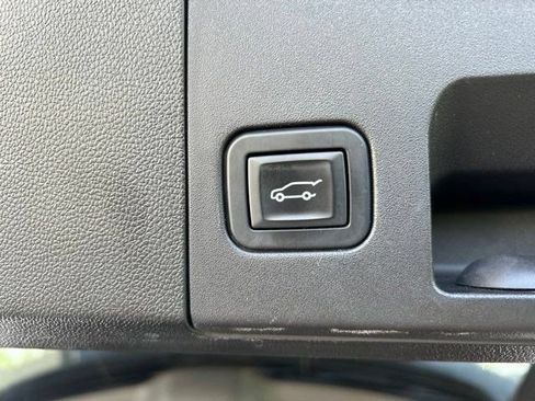 Used 2019 Cadillac XT4 Sport w/ Cold Weather Package AWD/4WD image 43