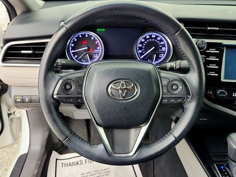 Used 2018 Toyota Camry XLE FWD image 14