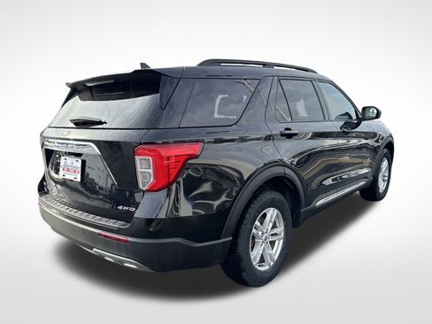 Certified 2022 Ford Explorer XLT w/ Equipment Group 202A image 8