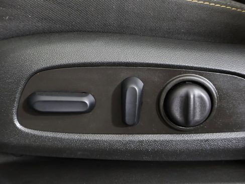 Used 2023 Chevrolet Equinox LT image 33