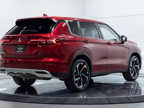 Used 2023 Mitsubishi Outlander SE image 10