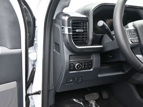 New 2026 Ford F250 Lariat w/ Black Appearance Package image 19