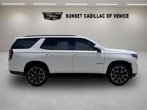 Used 2022 Chevrolet Tahoe RST w/ Luxury Package RWD image 2
