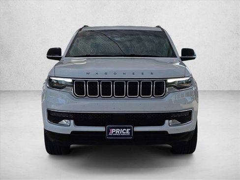 Used 2024 Jeep Wagoneer L 4WD w/ Premium Group I image 2