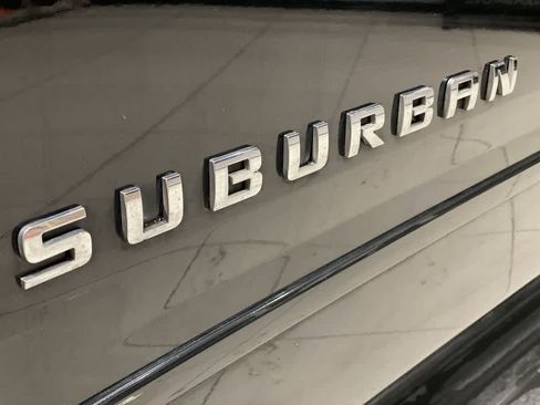 Used 2018 Chevrolet Suburban Premier image 10