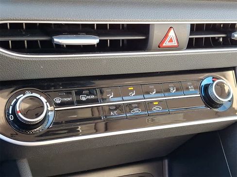 Used 2023 Hyundai Sonata SE w/ Cargo Package image 15