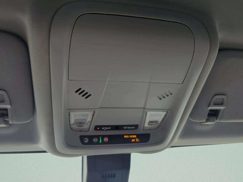 Used 2020 Chevrolet Equinox LS FWD image 28