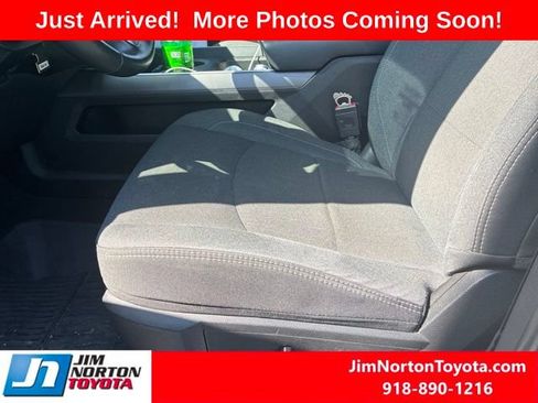 Used 2021 RAM 2500 Big Horn w/ Level 2 Equipment Group AWD/4WD image 6