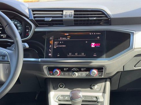 Used 2025 Audi Q3 2.0T Premium w/ Convenience Package image 13