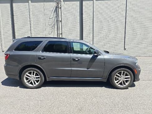 Used 2024 Dodge Durango GT RWD image 2