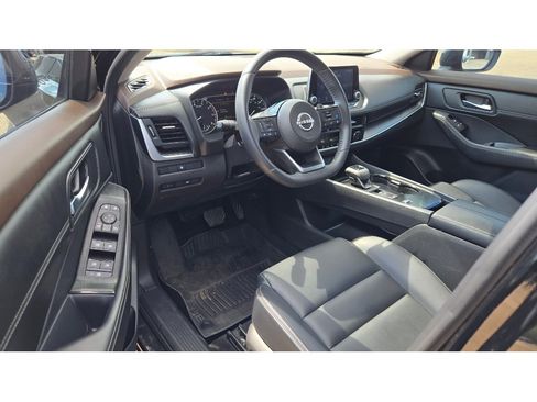 Used 2023 Nissan Rogue SV w/ SV Premium Package FWD image 23