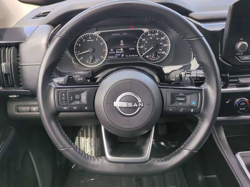 Used 2022 Nissan Pathfinder SV FWD image 14