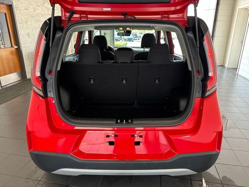Used 2024 Kia Soul LX w/ Option Group 015 FWD image 9