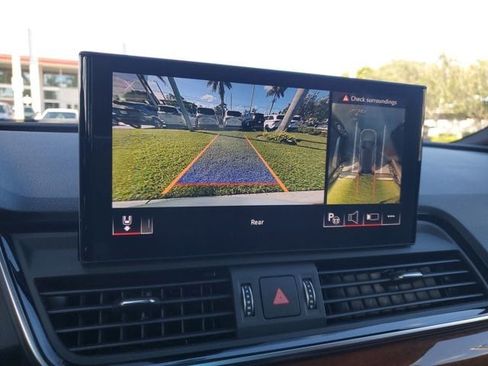 Used 2021 Audi Q5 Prestige w/ Prestige Package image 23