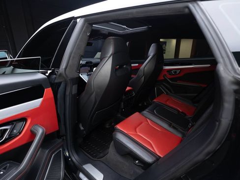 Used 2022 Lamborghini Urus AWD/4WD image 54