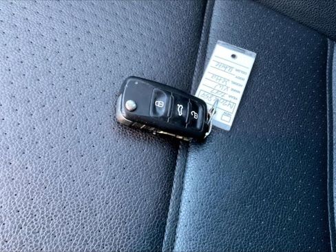 Used 2017 Volkswagen Jetta SE image 11