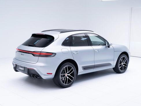 Certified 2026 Porsche Macan AWD/4WD image 9