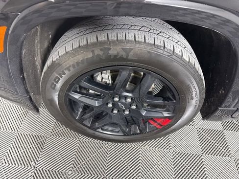 Used 2023 Chevrolet Traverse Premier w/ Redline Edition image 11