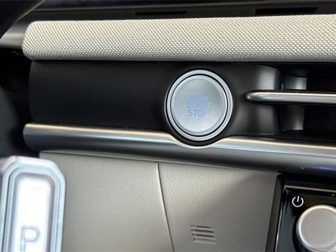 New 2025 Hyundai Tucson Limited image 23