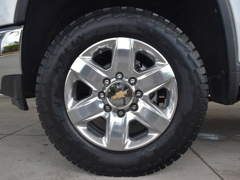 Used 2021 Chevrolet Silverado 2500 LTZ AWD/4WD image 14
