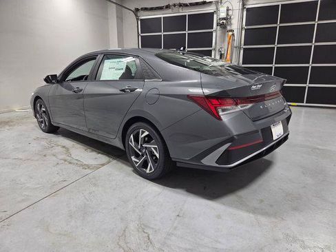 New 2026 Hyundai Elantra Limited FWD image 9