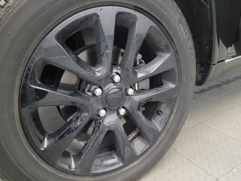 Used 2019 Jeep Grand Cherokee Altitude image 31