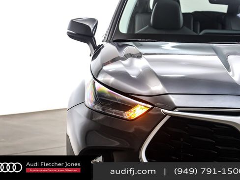 Used 2025 Toyota Highlander XLE image 15