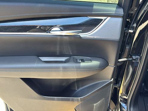 Certified 2023 Cadillac XT5 Premium Luxury FWD image 17