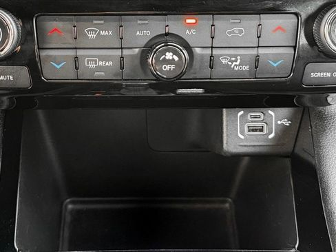 Used 2024 Jeep Compass Limited w/ Sun and Sound Group AWD/4WD image 26