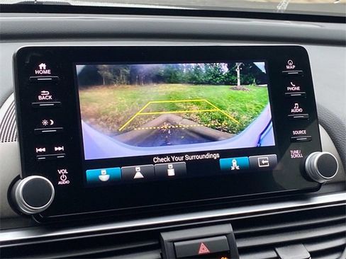 Used 2022 Honda Accord Touring image 25