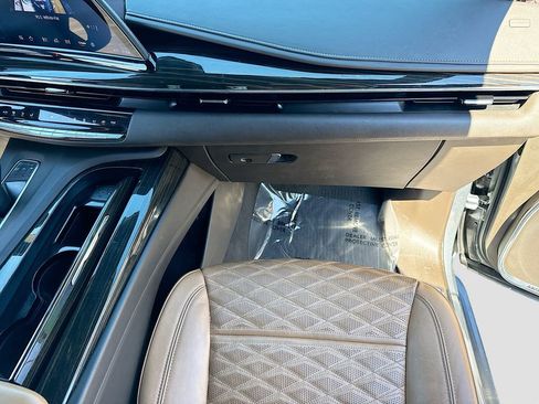 Used 2022 Cadillac Escalade Premium Luxury image 19