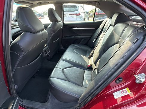 Used 2018 Toyota Camry XSE FWD image 16