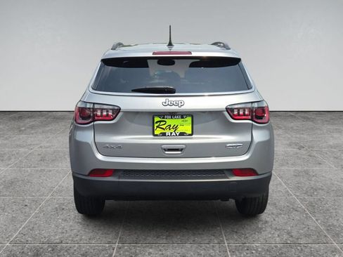 Used 2023 Jeep Compass Latitude w/ Convenience Group AWD/4WD image 16