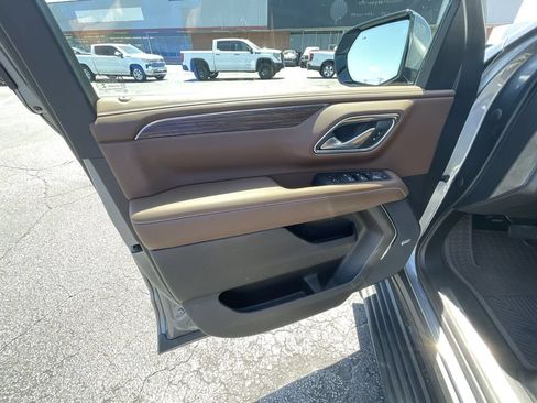 Used 2022 Chevrolet Suburban High Country w/ LPO, Illumination Package AWD/4WD image 22