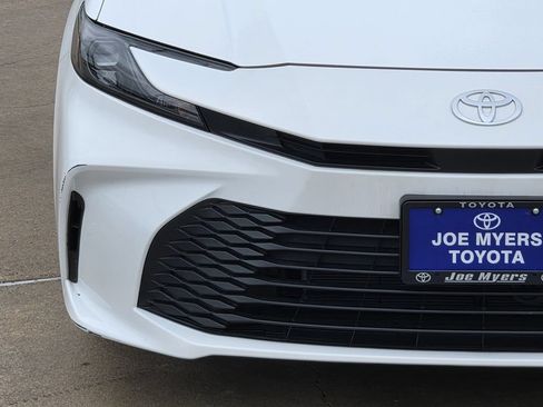 Used 2026 Toyota Camry LE FWD image 5