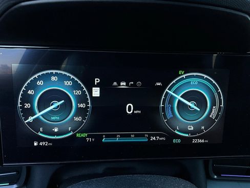 Used 2025 Hyundai Elantra Limited image 35