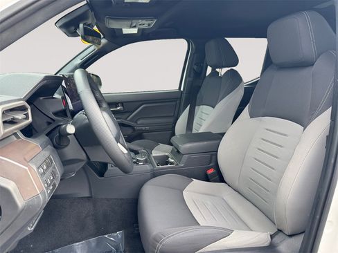 Used 2024 Toyota Tacoma TRD Sport w/ TRD Sport Upgrade Package image 9