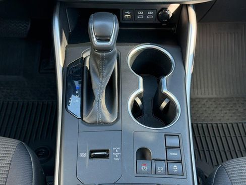 Used 2023 Toyota Highlander LE image 15